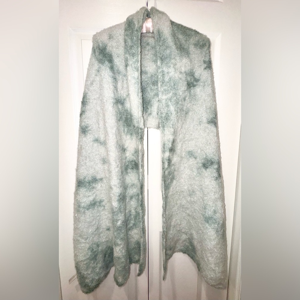 NWT Free People Carry On Scarf Set in Spruce Tie Dye OS